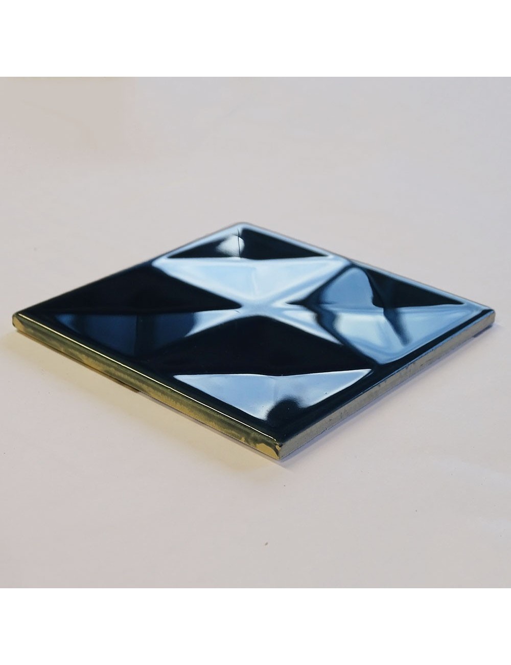Ref : N° 1213 RELIEF QUADRILLAGE NOIR  10,8x10,8